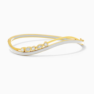 Dizzy Disco Bangle in Moonlight White in 18kt yellow gold